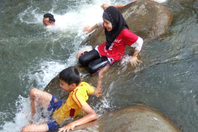 Lopoh Waterfront Budget Chalets Hulu Langat Exterior foto