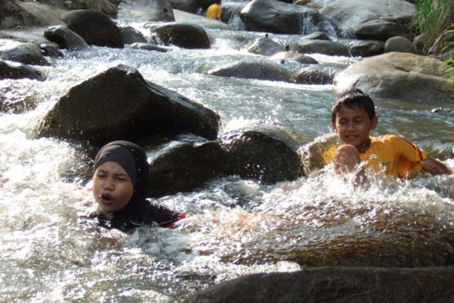Lopoh Waterfront Budget Chalets Hulu Langat Exterior foto